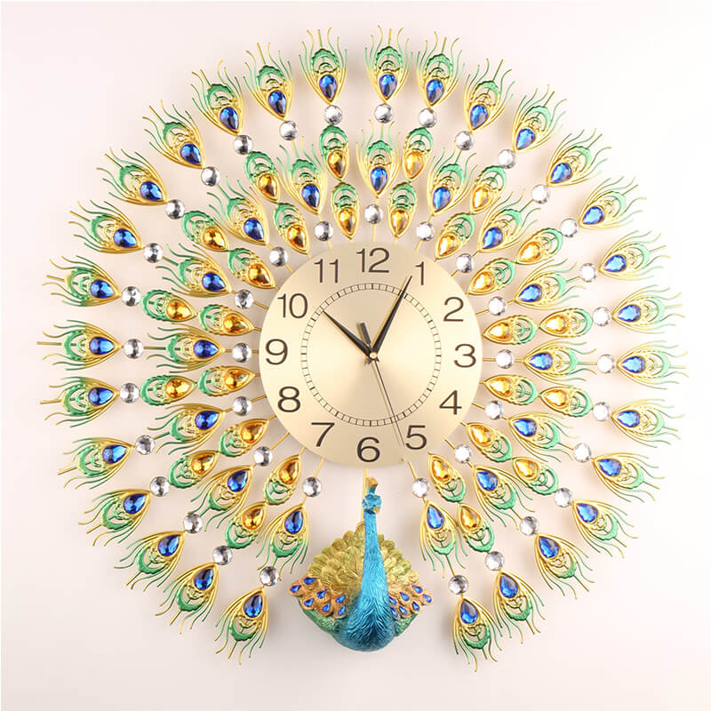 Đồng hồ mạ vàng chim công mang lại điểm nhấn cho ngôi nhà của bạn